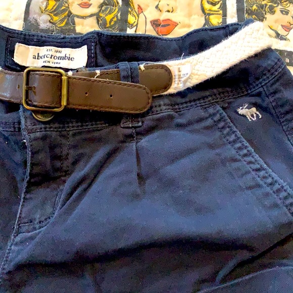 Girls Abercrombie shorts - Picture 2 of 4